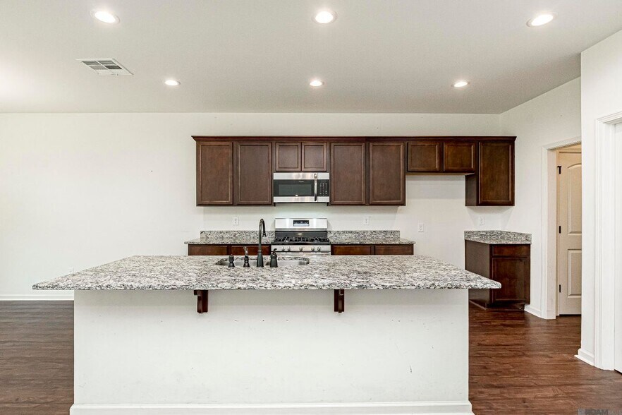Building Photo - 41437 Cozy Wy