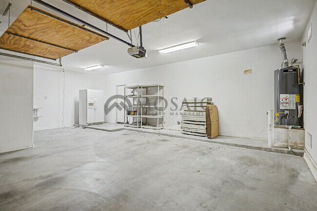 Building Photo - 3356 E Mayberry Ave