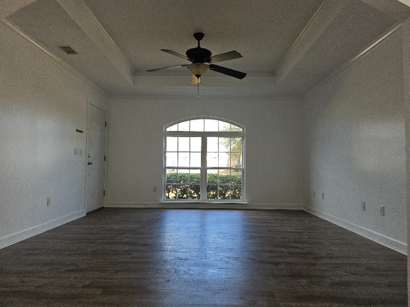Building Photo - 105 Grandview Dr