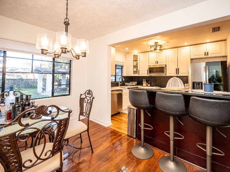 Building Photo - 2339 Broward Rd