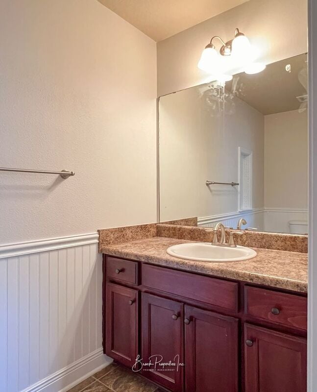 Building Photo - 2080 Stennis Dr