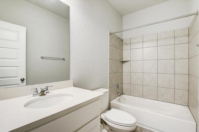 Building Photo - 108 Peruvian Ln