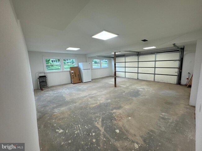 Building Photo - 355 Cherry Hill Blvd