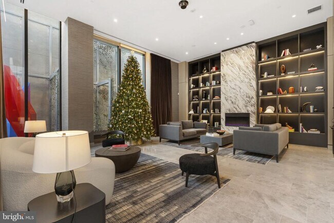 Building Photo - 210 S 12th St