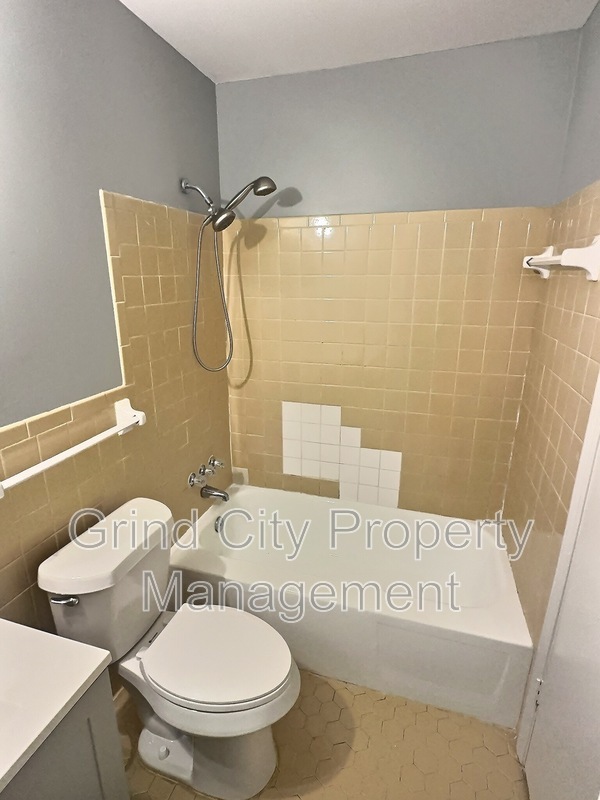 Building Photo - 5440 Flowering Peach Dr