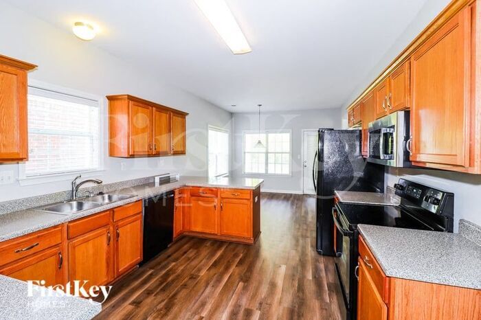 Building Photo - 8570 Griffin Park Dr