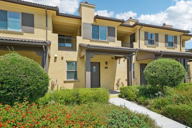 Building Photo - 1406 S Alta Vista Ave