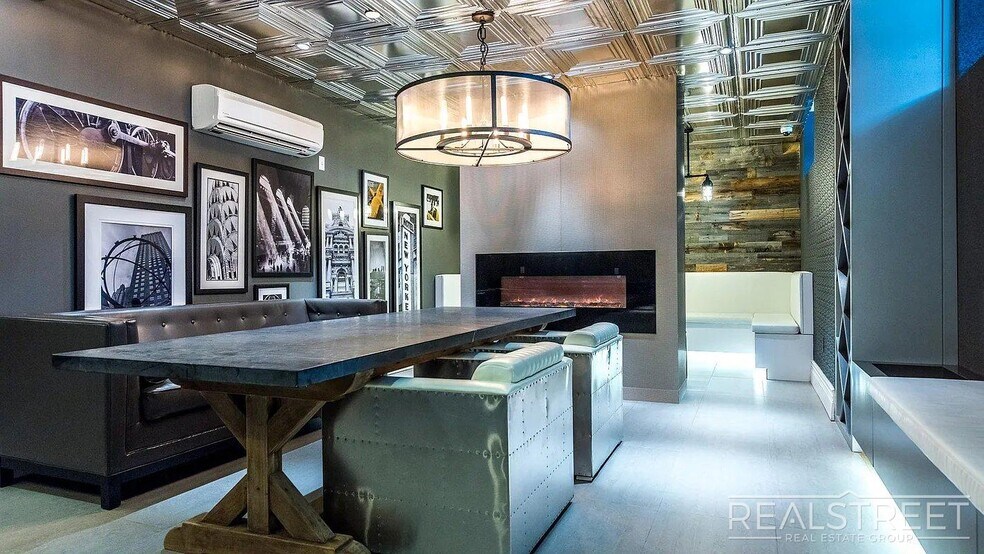 Building Photo - Ten Eyck Street