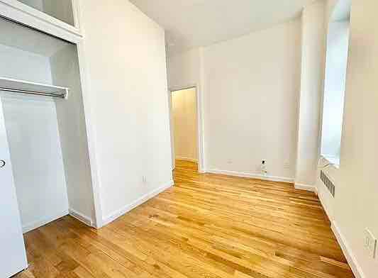 Building Photo - 200 E 58th St