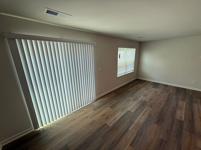 Building Photo - Brand New Townhome in North Charlotte