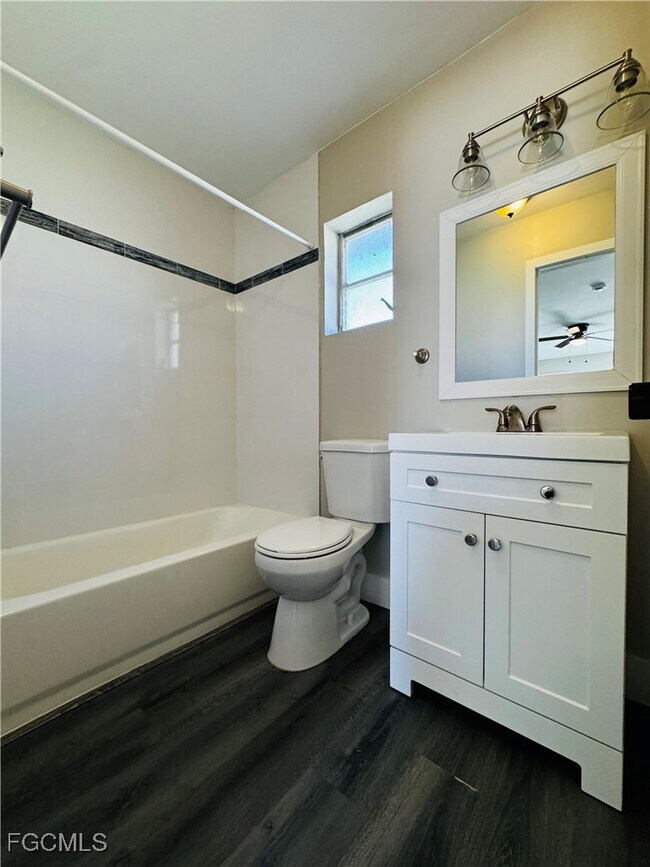 Building Photo - 4107 SE 18th Pl