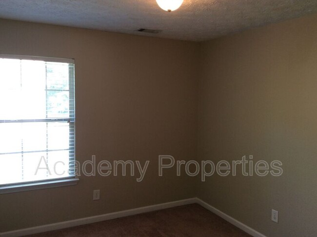 Building Photo - 4143 High Park Ln
