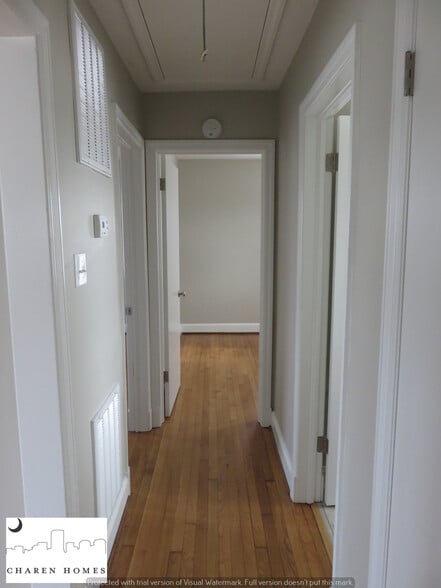 Building Photo - 1909 S Battery Dr