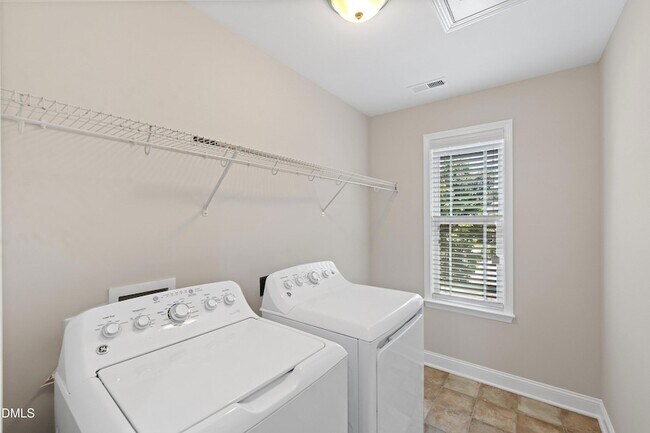 Building Photo - 227 Mayfield Dr