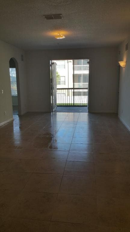 Building Photo - 3000 Laurel Park Ln