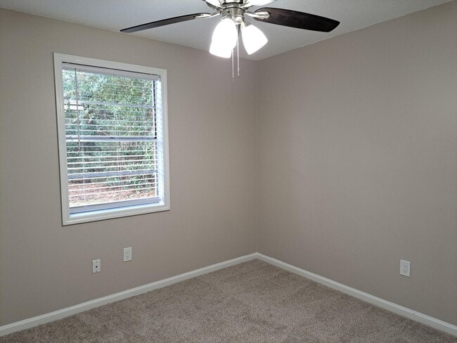 Building Photo - 9611 Dunwoody Dr