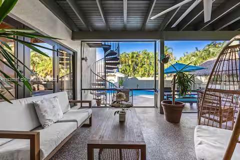 Building Photo - 6140 SW 56th Ct