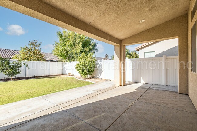 Building Photo - 4 Bedroom/3 Bath Home with Office and Paid Solar - $3395 Per Month!