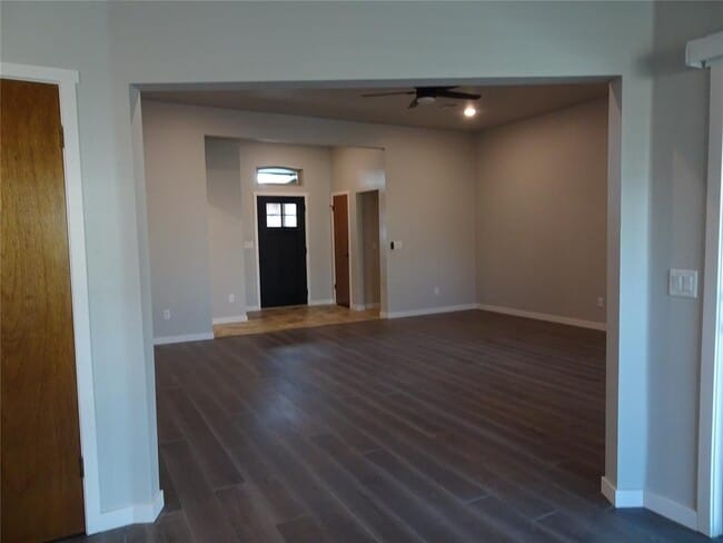 Building Photo - 8412 Pinewood Dr