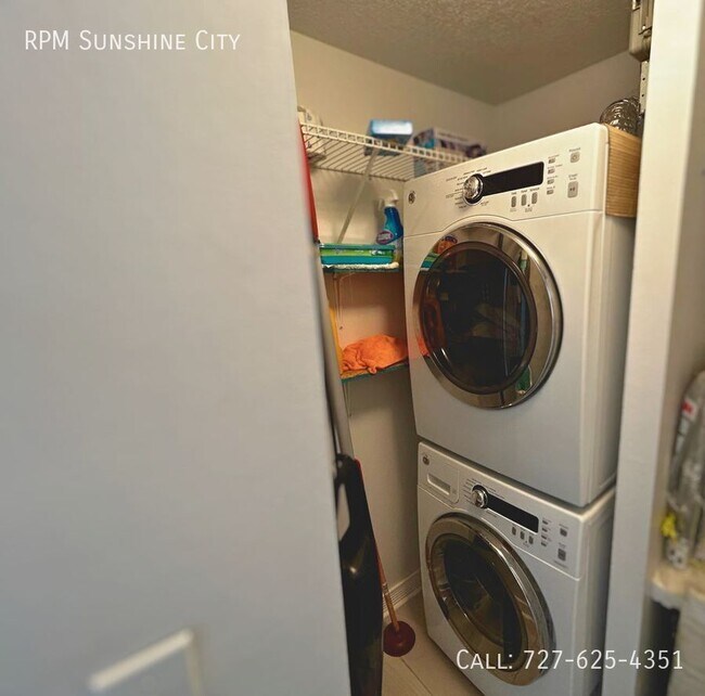 Building Photo - 5724 La Puerta Del Sol Blvd S