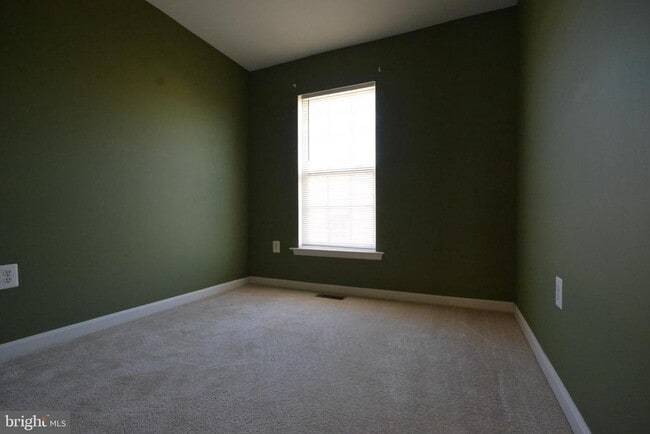 Building Photo - 421 Green Fern Cir