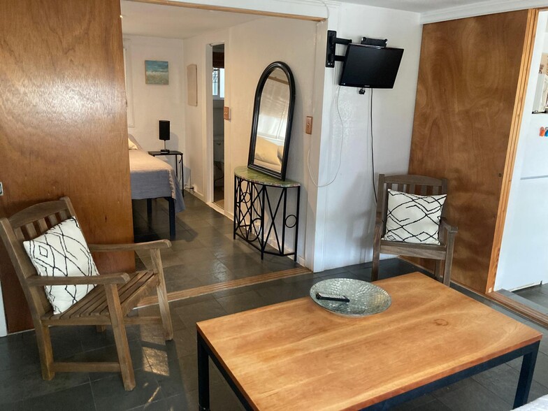 Building Photo - 3535 Maluhia St