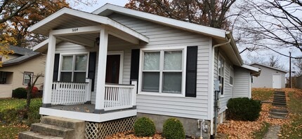 Building Photo - 1224 Woodlawn Dr