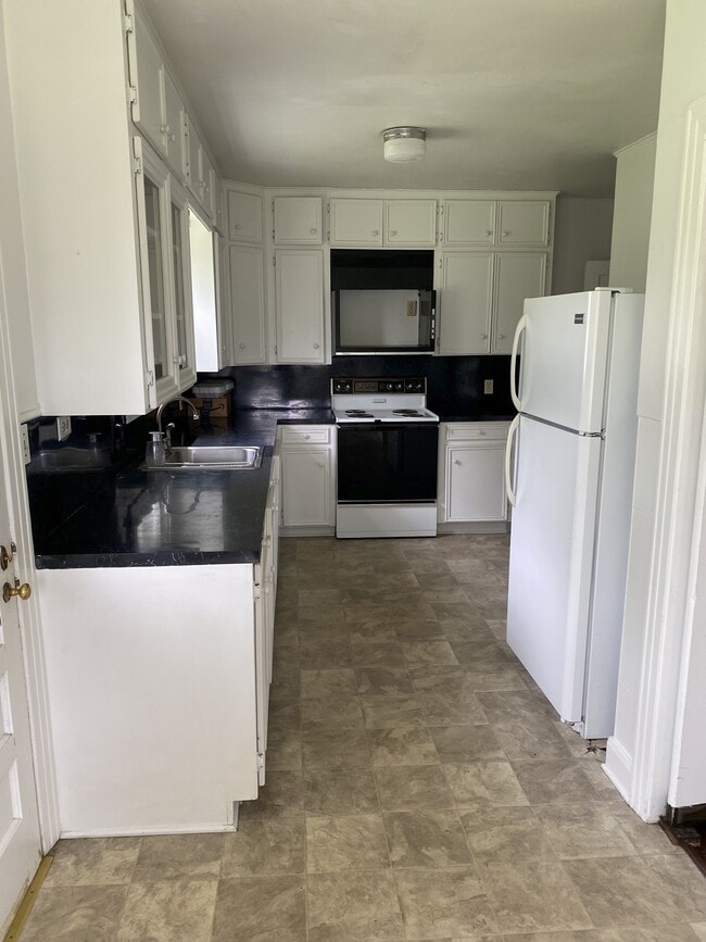 Other View Kitchen - 419 Lincoln Dr