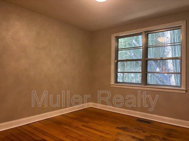 Building Photo - 1006 Freemason St