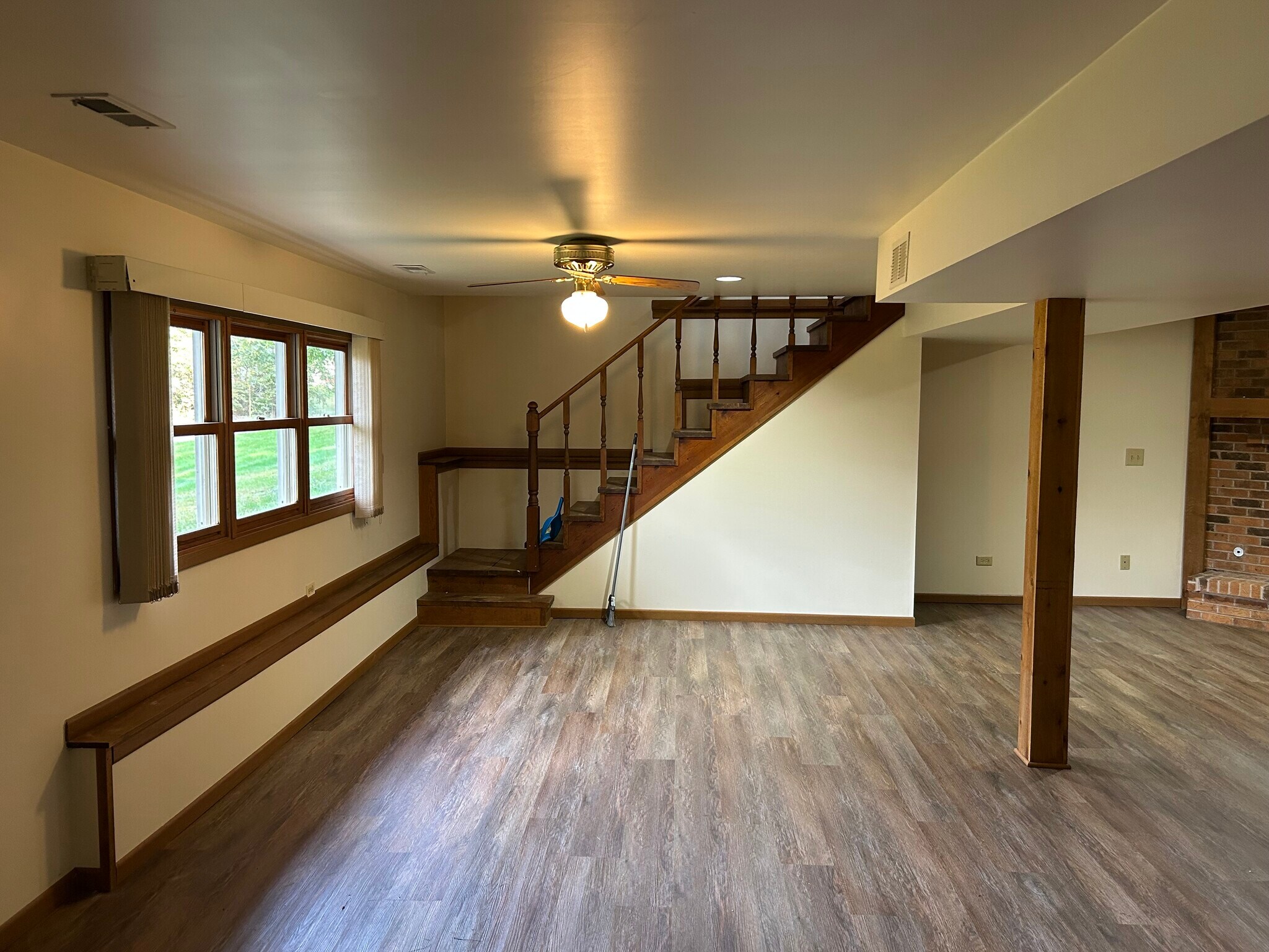 Building Photo - 38910 N Kenmore Rd