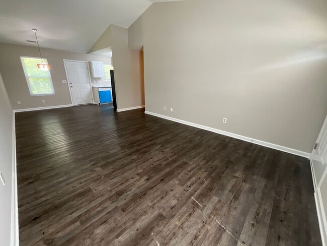 Building Photo - 2709 Ingleside Dr