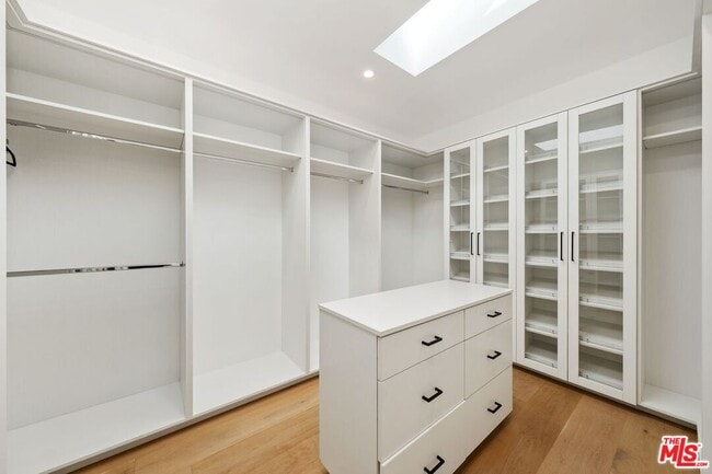 Building Photo - 462 Croft Ave