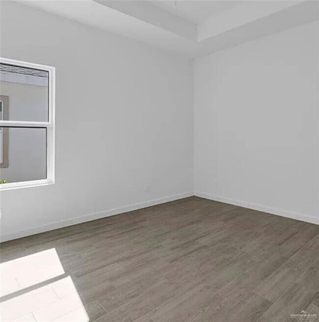 Building Photo - 12 Lore Dr