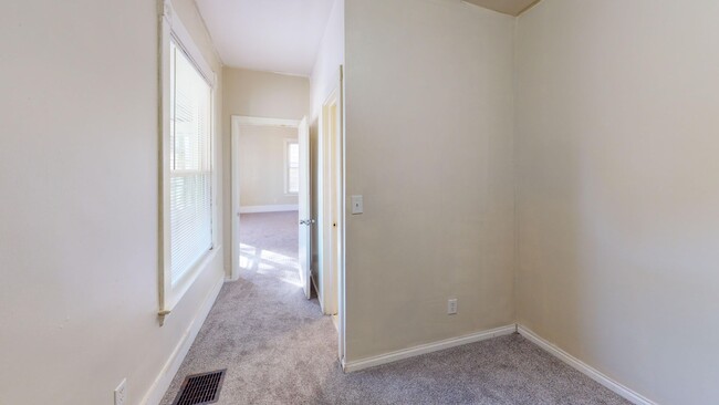 Building Photo - 4 Bed 2 Bath Single Family Home for Rent in Butler, PA