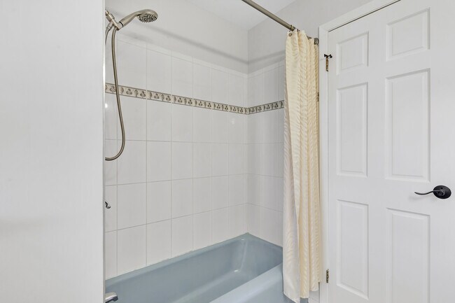 Building Photo - 4 Soundview Ave