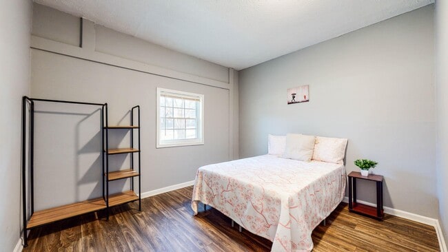 Building Photo - 383 Wesley Park Dr