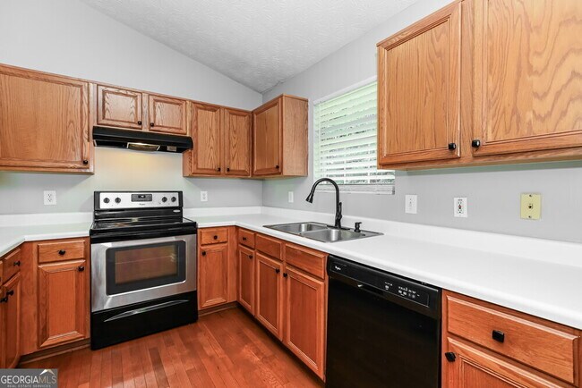 Building Photo - 3714 Crescent Hill Ln