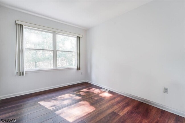 Building Photo - 627 Old Dover Rd