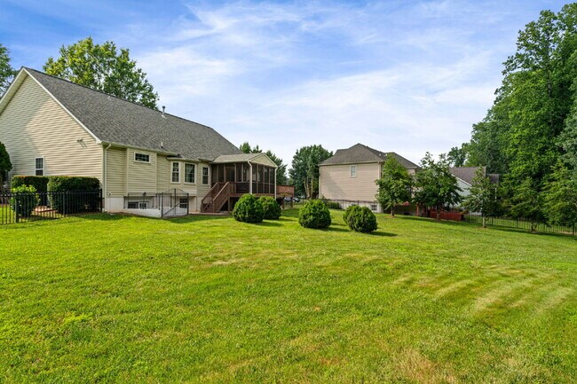 Building Photo - ***Amazing opportunity to rent this beauti...