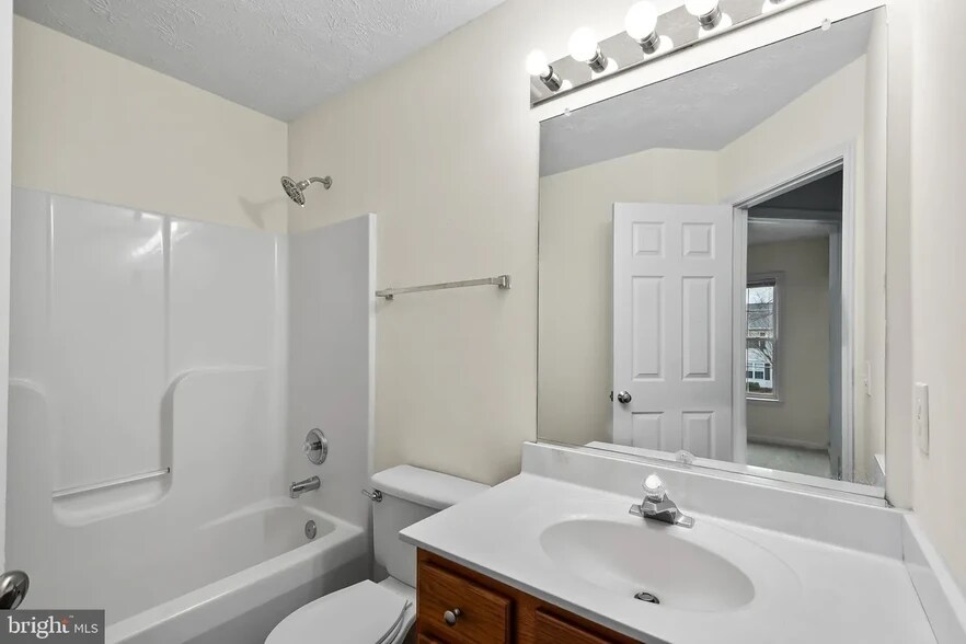 Building Photo - 10512 Tidewater Plains Dr