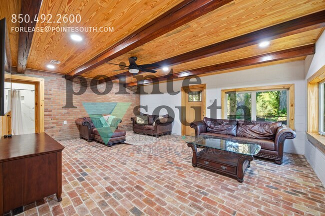 Building Photo - 27522 Burkhardt Dr