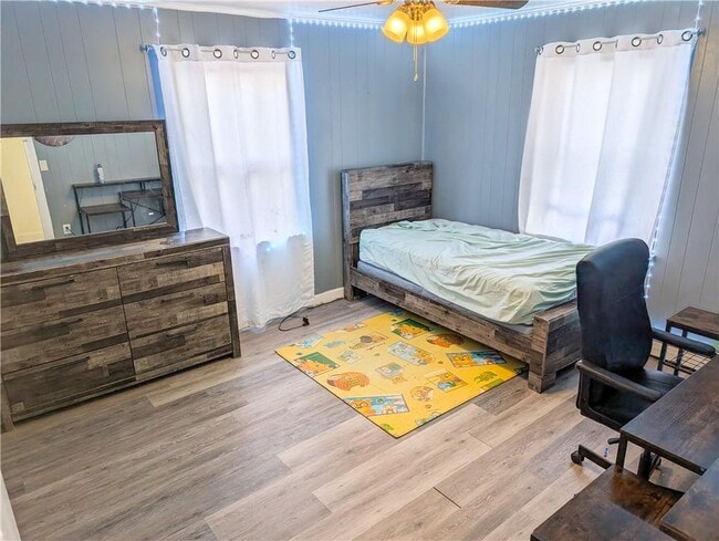 Building Photo - 136 Chatham St