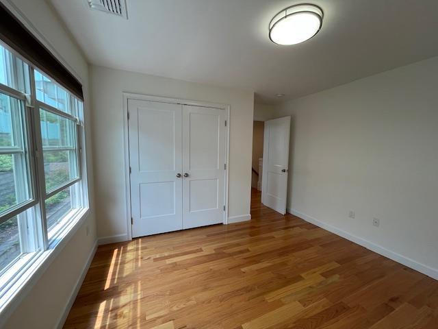 Building Photo - 45 Linwood Rd N
