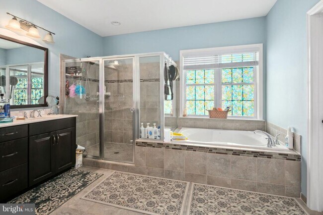 Building Photo - 42888 Southview Manor Dr