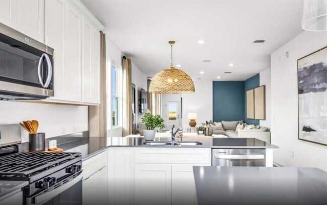 Building Photo - 368 Kapok St