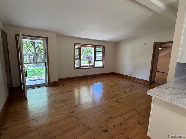 Building Photo - 8427 Carols Dr