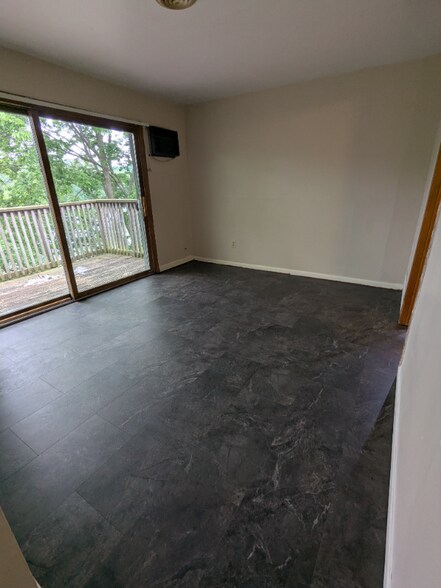 Building Photo - 605 Menomonie St