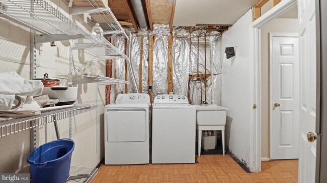 Building Photo - 7821 Fairborn Ct