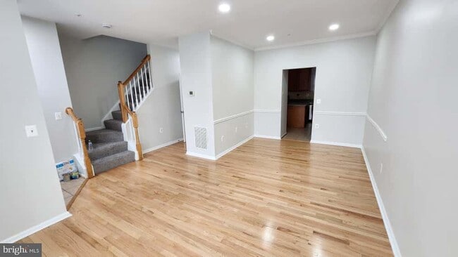 Building Photo - 2420 Sandwich Ct