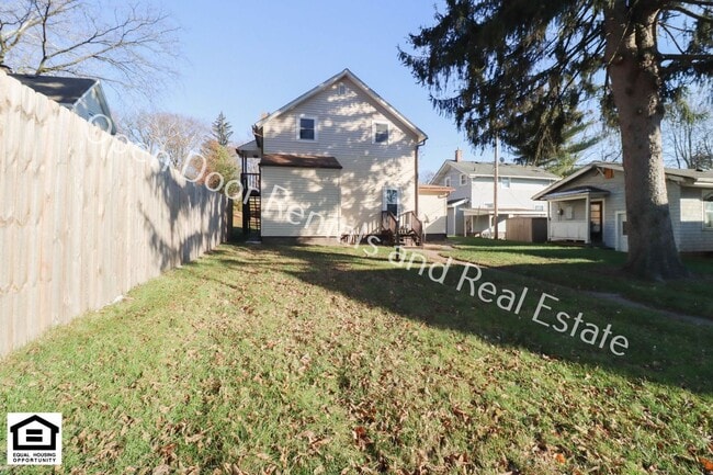 Building Photo - 1905 Hillside Ave